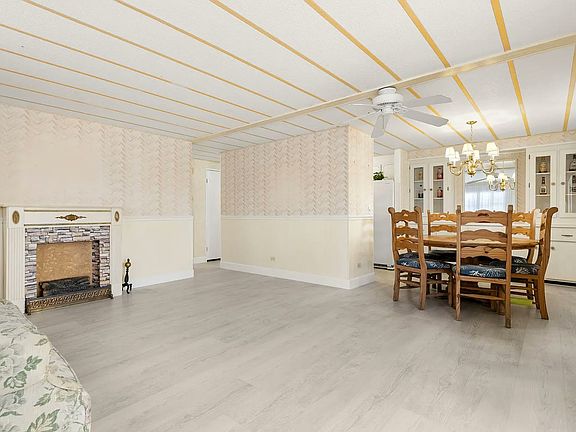 4th image of 1071 Donegan Rd #965