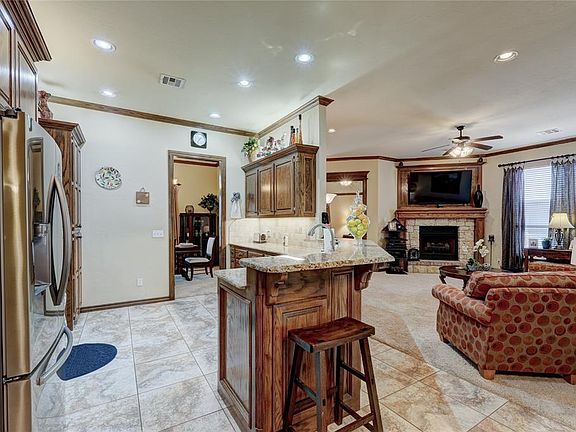 3rd image of 17212 Hardwood Pl