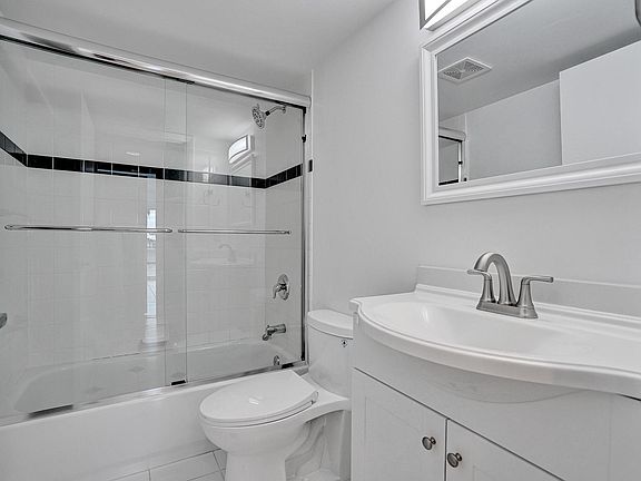 Full Bathroom (Bedroom)
