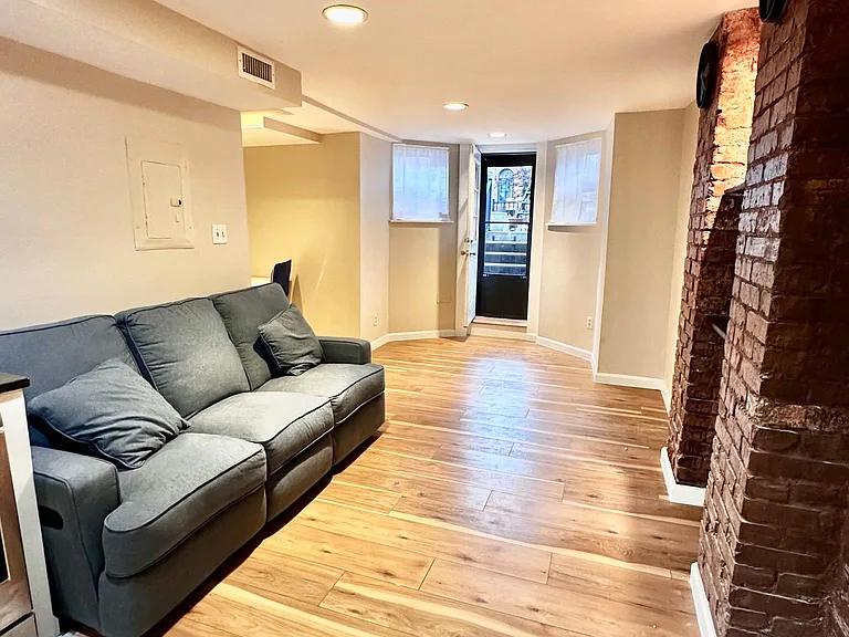 1314 Irving St NW #B — Photo 2