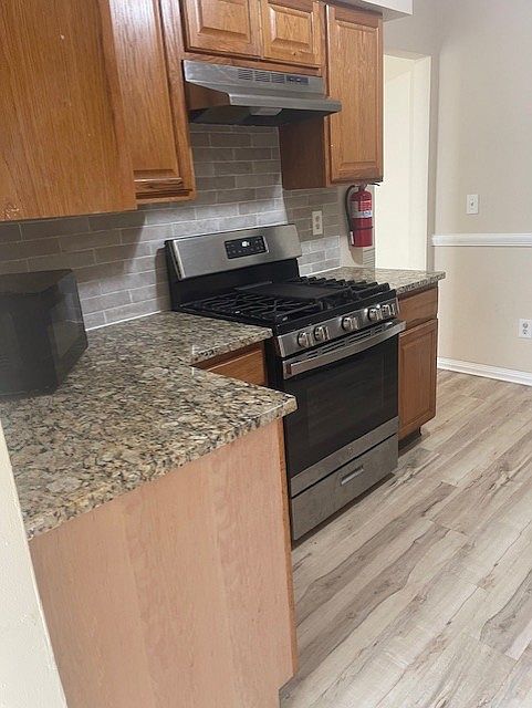 2nd image of 17 Bayleaf Dr