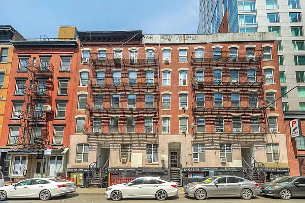 Rented by REAL New York | media 7