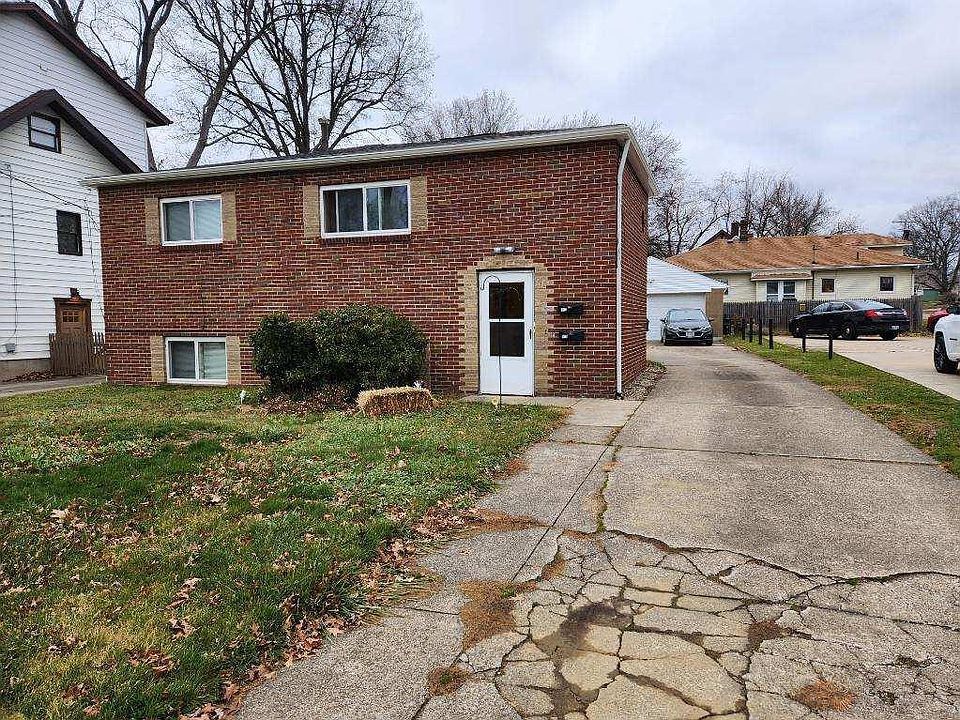 1st image of 917 Sackett Ave