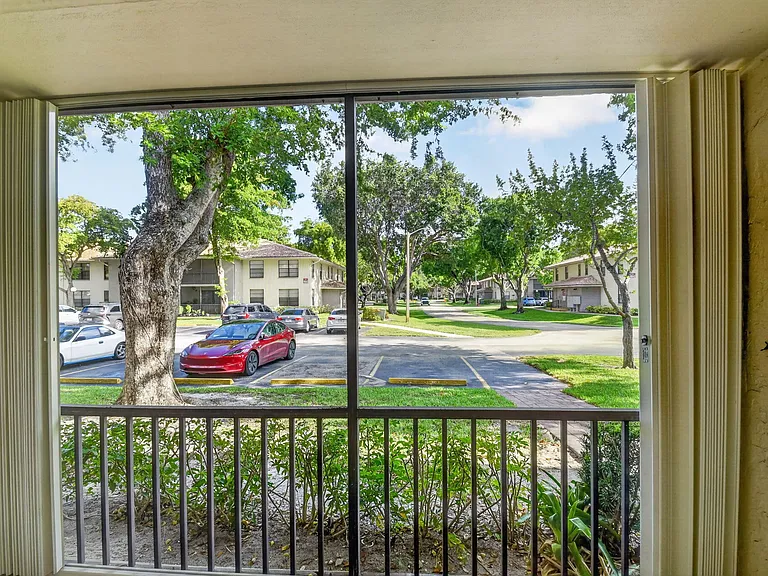 9810 Pineapple Tree Dr #103 — Photo 31