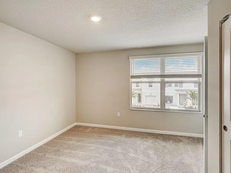5728 SE Edgewater Cir — Photo 12
