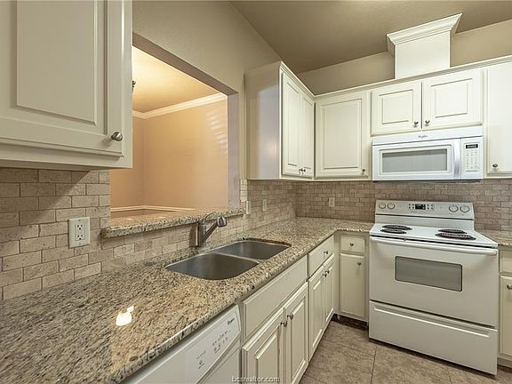 5th image of 1702 Deacon Dr APT 105