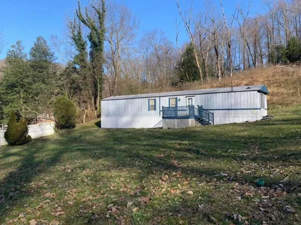 109 Early Dr, Pratt, WV 25162