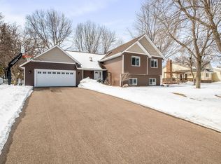 9565 Niagara Ln N, Maple Grove, MN 55369