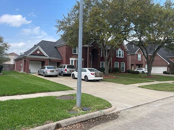 3rd image of 1814 Sabine Ln