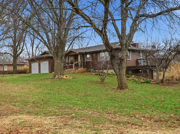 208 Sunflower Blvd, Ozawkie, KS 66070