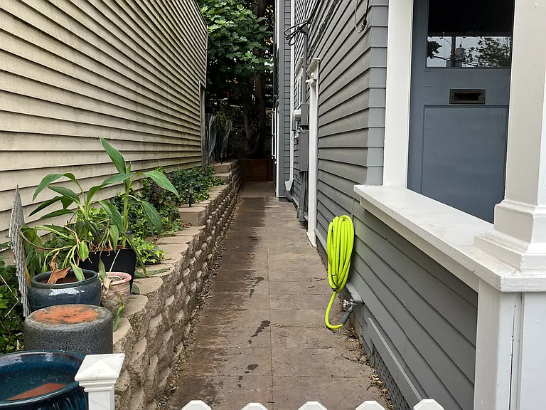 221 S Hamilton St — Photo 15
