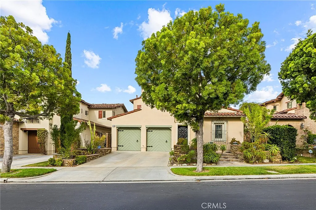 3 bed, 3.5 bath, 2626 sqft, $9,500 — Photo 3