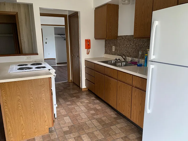 Side kitchen view
