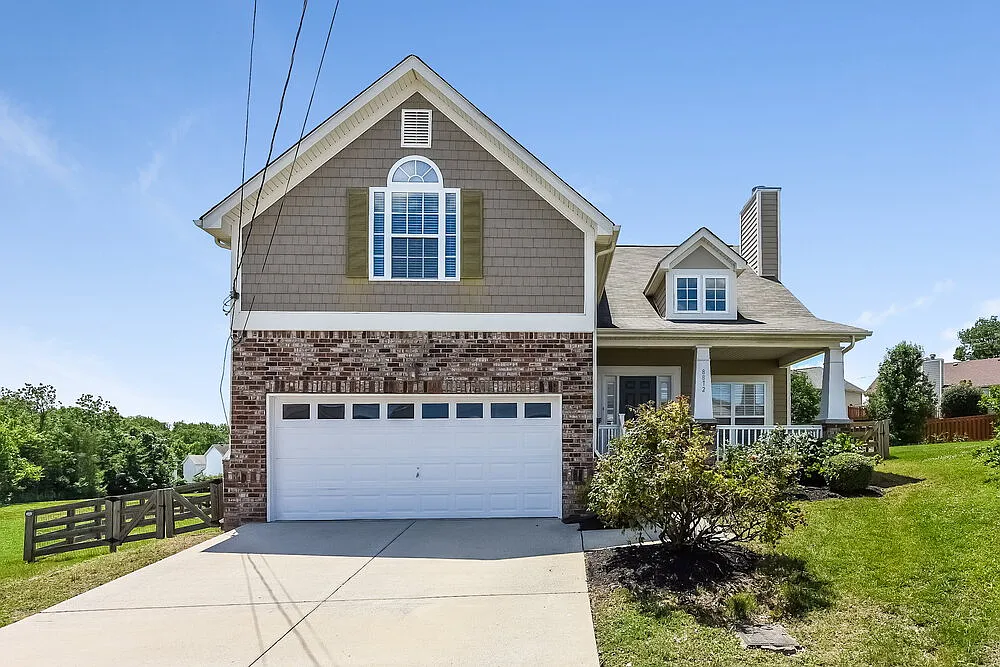 4 bed, 2.5 bath, 2343 sqft, $2,575 — Photo 1