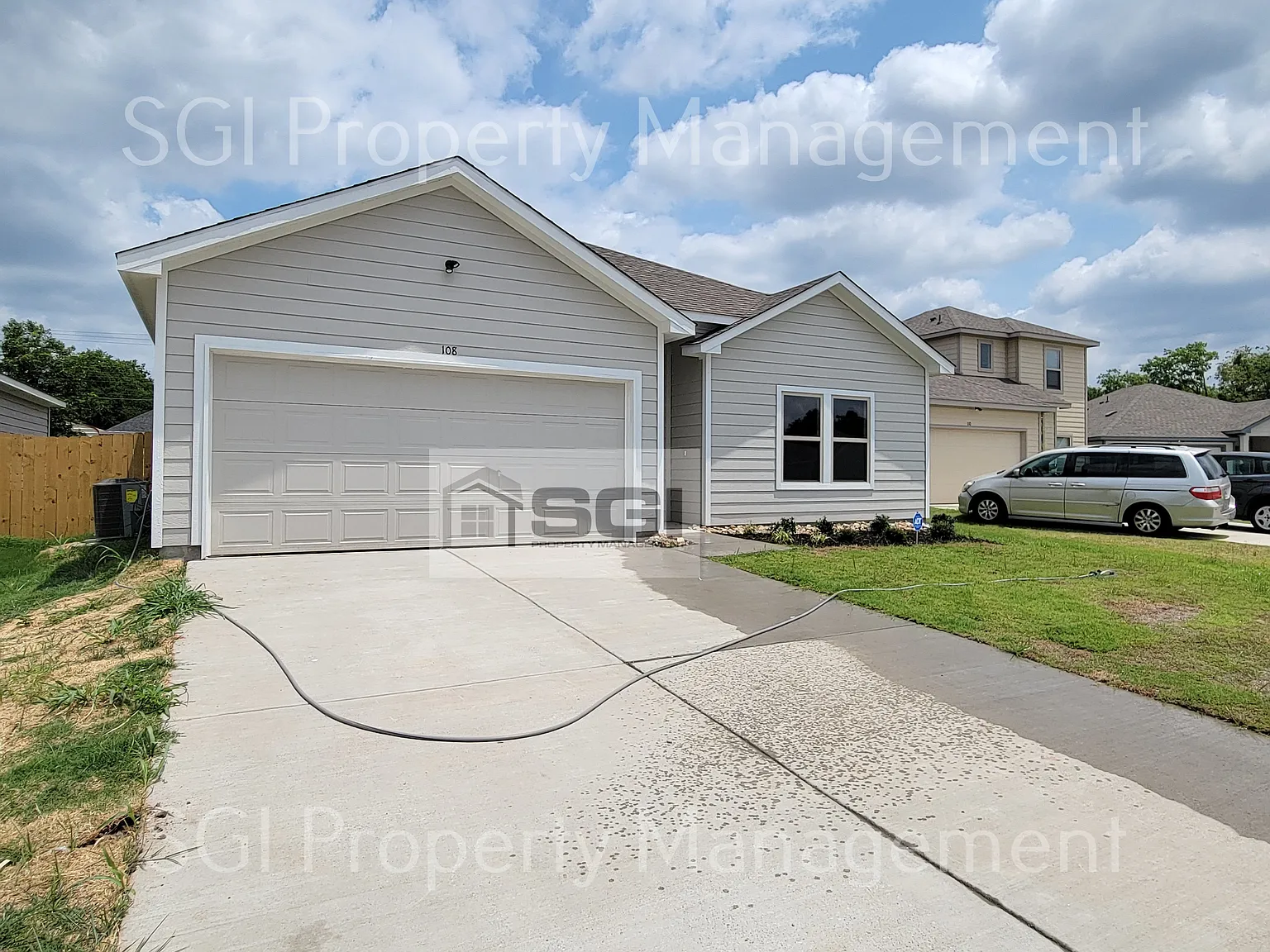 Beautiful 3 bedroom single level in Greenville — Photo 3
