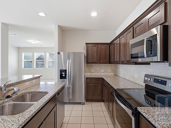 5th image of 729 Manzano Ln #T3