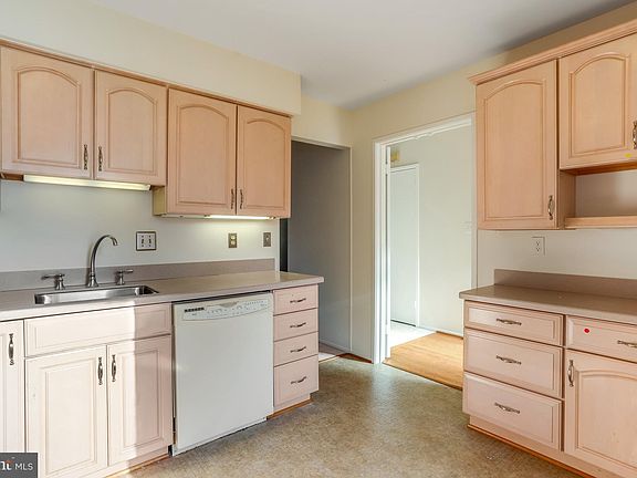 5th image of 20422 Shadow Oak Ct