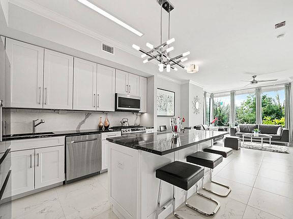 3rd image of 600 N Kingsbury St APT 105