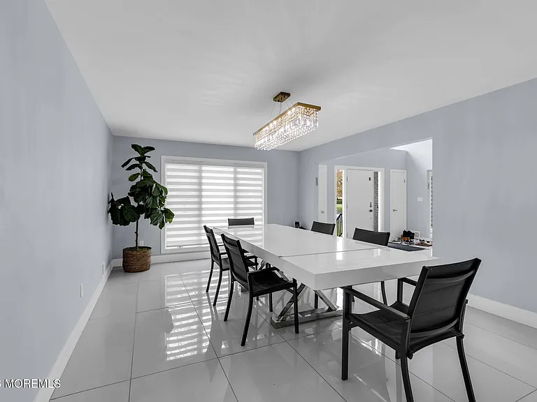 24 Valley Forge Rd — Photo 4