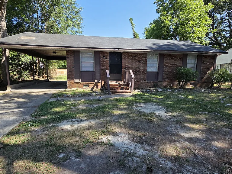 1603 Apple Valley Dr — Photo 1