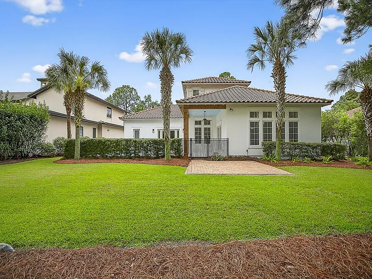 3161 Club Dr — Photo 49