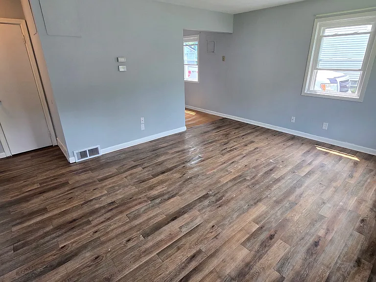 127 Floral Ct — Photo 6