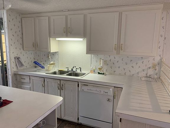 5th image of 2600 Harden Blvd Lot 142