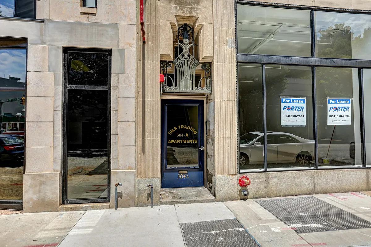 Building Photo - 304A E Grace St #203