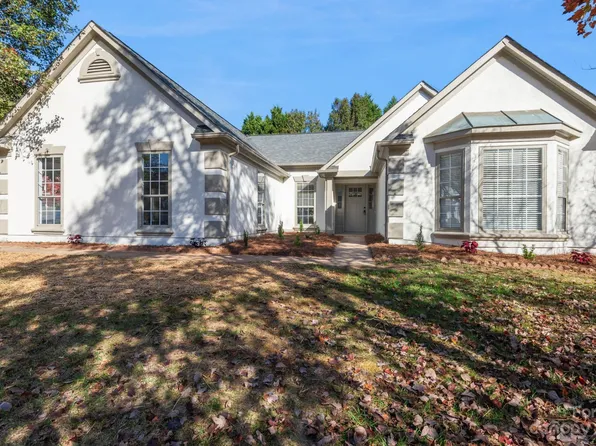 8440 Red Cypress Ct, Charlotte, NC 28216