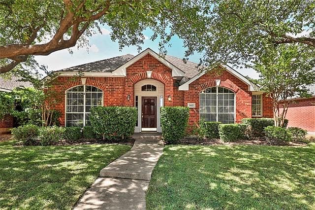 1st image of 1412 Forest Oaks Ct