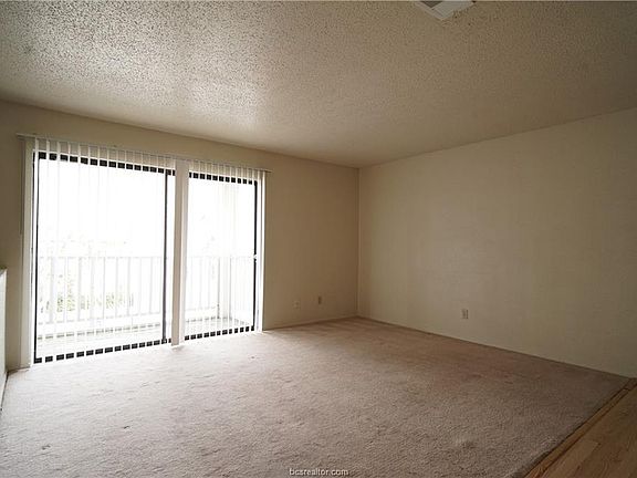 5th image of 1106 Autumn Cir #A-d