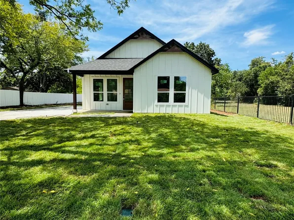2824 Walker St, Fort Worth, TX 76105