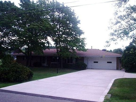 3rd image of 7587 Roselawn Dr