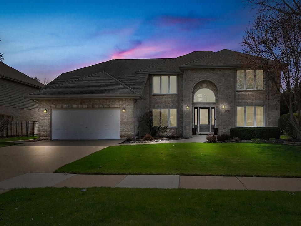 1st image of 9219 Greenwood Dr