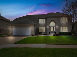 9219 Greenwood Dr, Tinley Park, IL 60487