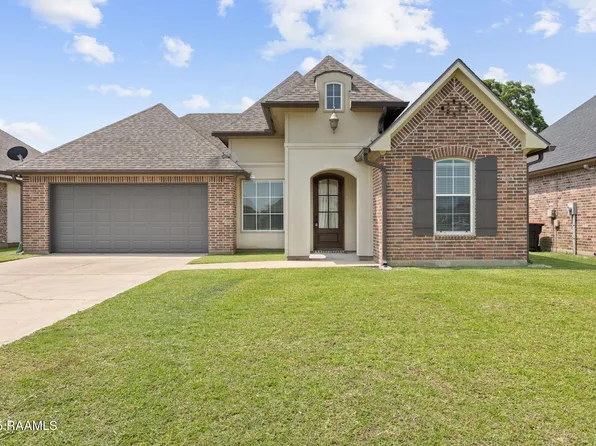 111 Regal Oaks Dr, Scott, LA 70583