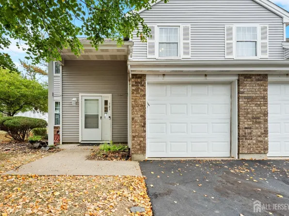 121 Fulton Ct, New Brunswick, NJ 08901