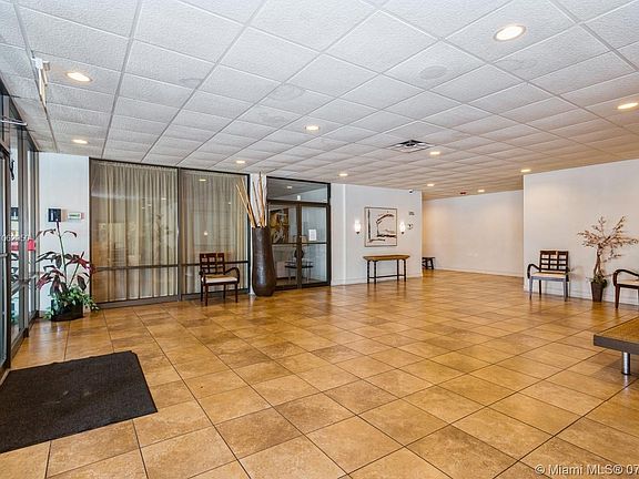 3rd image of 6900 Bay Dr APT 5L