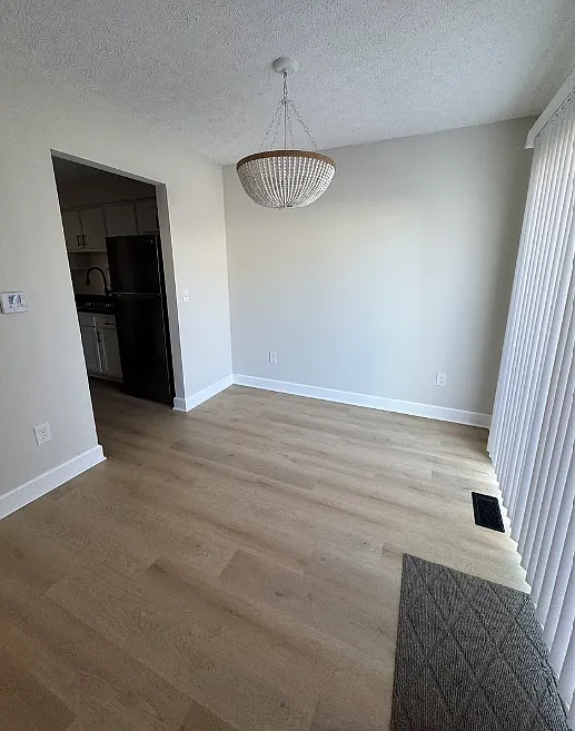 2 bed, 1.5 bath, 1056 sqft, $1,650 — Photo 4