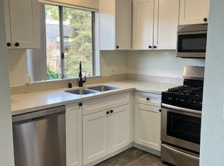 2218 N Beachwood Dr APT 201, Hollywood, CA 90068