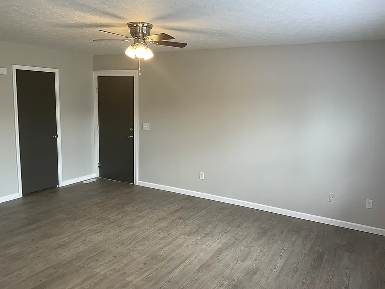 1829 Woodvine St #8 — Photo 11