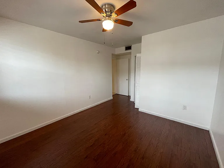 1051 Euclid Ave #103 — Photo 13