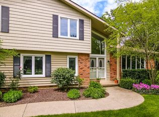 8425 Bridlehurst Trl, Kirtland, OH
