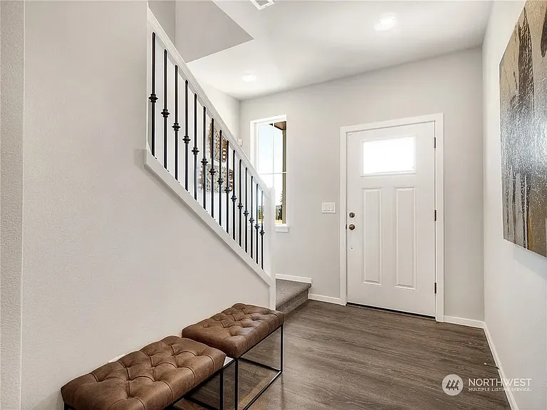 4339 17th Way NE — Photo 3