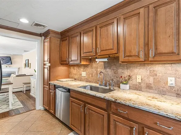 58 Needle Grv #B, North Providence, RI 02904