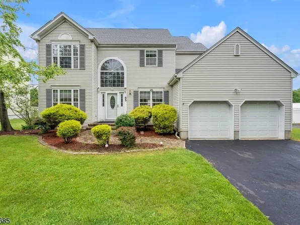 65 Vones Ln, Raritan Boro, NJ 08869
