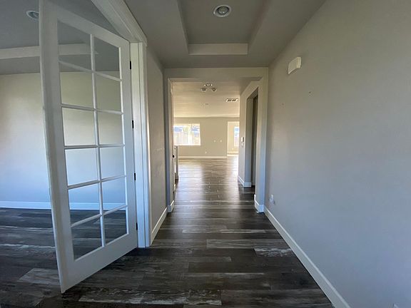 Entrance. Office with double French doors to the left.