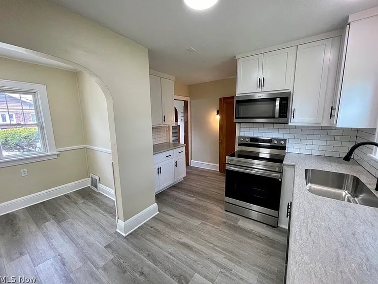 844 Cordova Ave — Photo 16