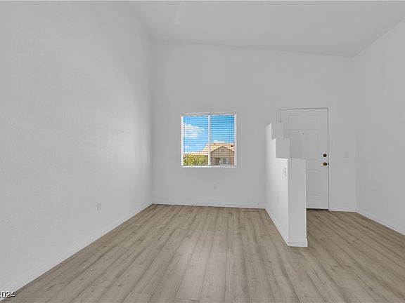 4th image of 2110 Los Feliz St Unit 2068