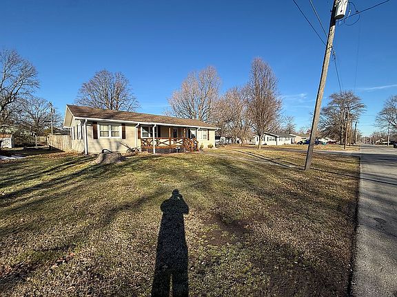 3rd image of 305 S West Ave
